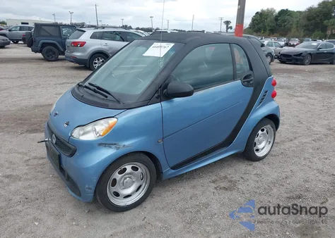 2013 Smart Fortwo Passion/Pure z USA, uszkodzony, nr VIN WMEEJ3BA3DK667103